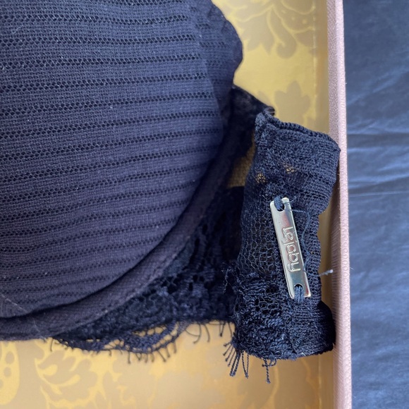 Black Bra with lace . - Picture 5 of 6